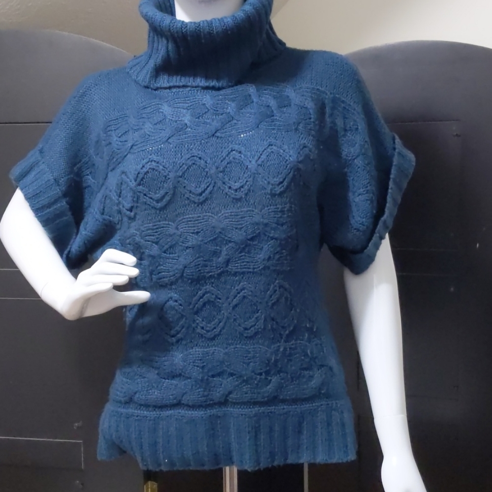 Forever 21 Short Sleeve Turquoise Sweater